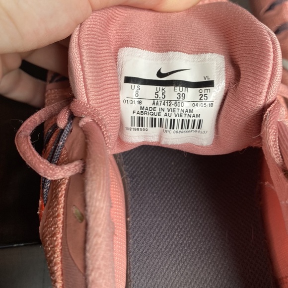 Nike rust pink quest running shoes - Picture 3 of 7